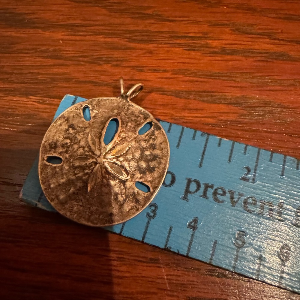 Silver 925 Sand Dollar Pendant - Picture 4 of 4